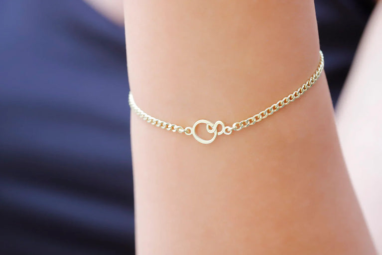 Personalized Tiny Interlocking Two Initials Bracelet, Dainty Gold Letter Bracelet, Custom Curb Chain Bracelet, Personalized Gifts