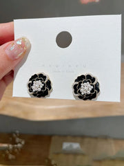 Kradhika Gorgeous Black Floral Pearl Stud Earrings Alloy Stud Earring
